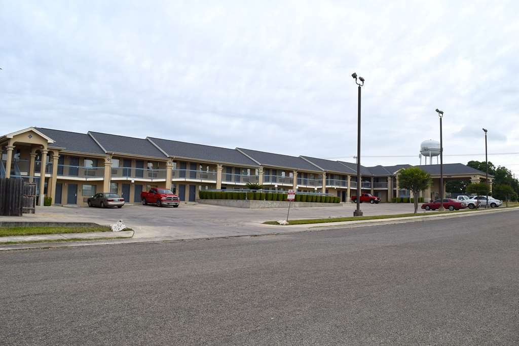 Americas Best Value Inn New Braunfels Exterior photo